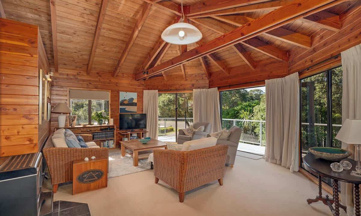 Photo of Livingroom in Cooks Beach