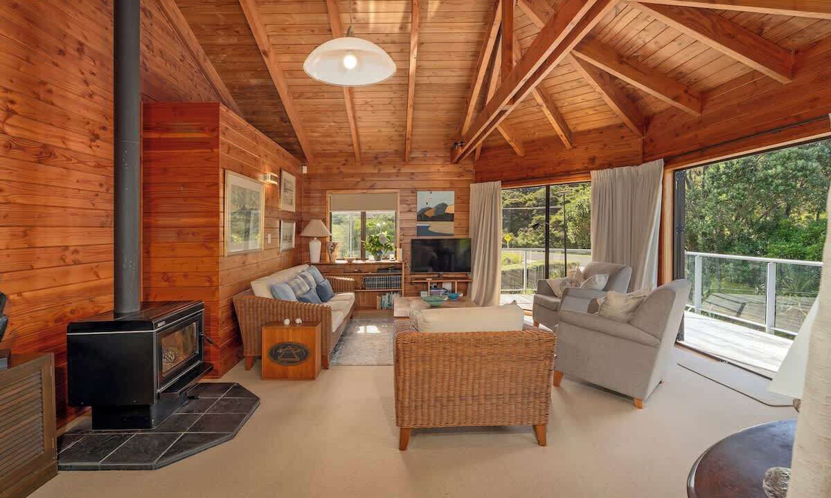 Photo of Livingroom in Cooks Beach