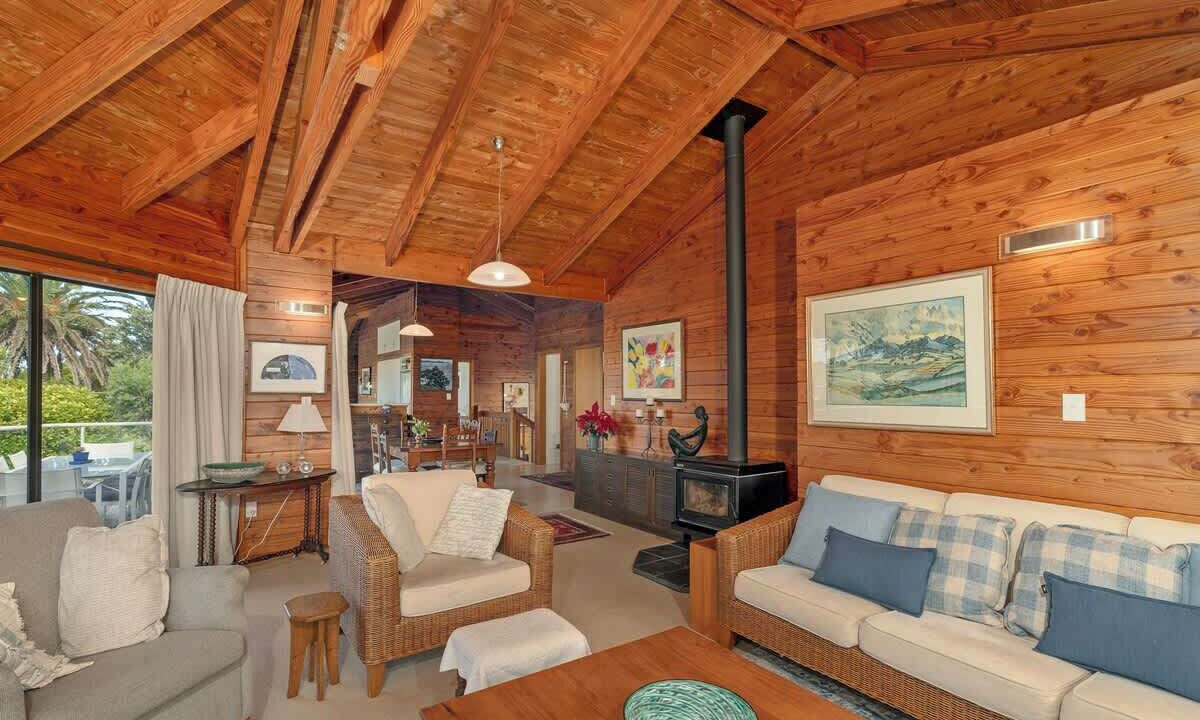 Photo of Livingroom in Cooks Beach