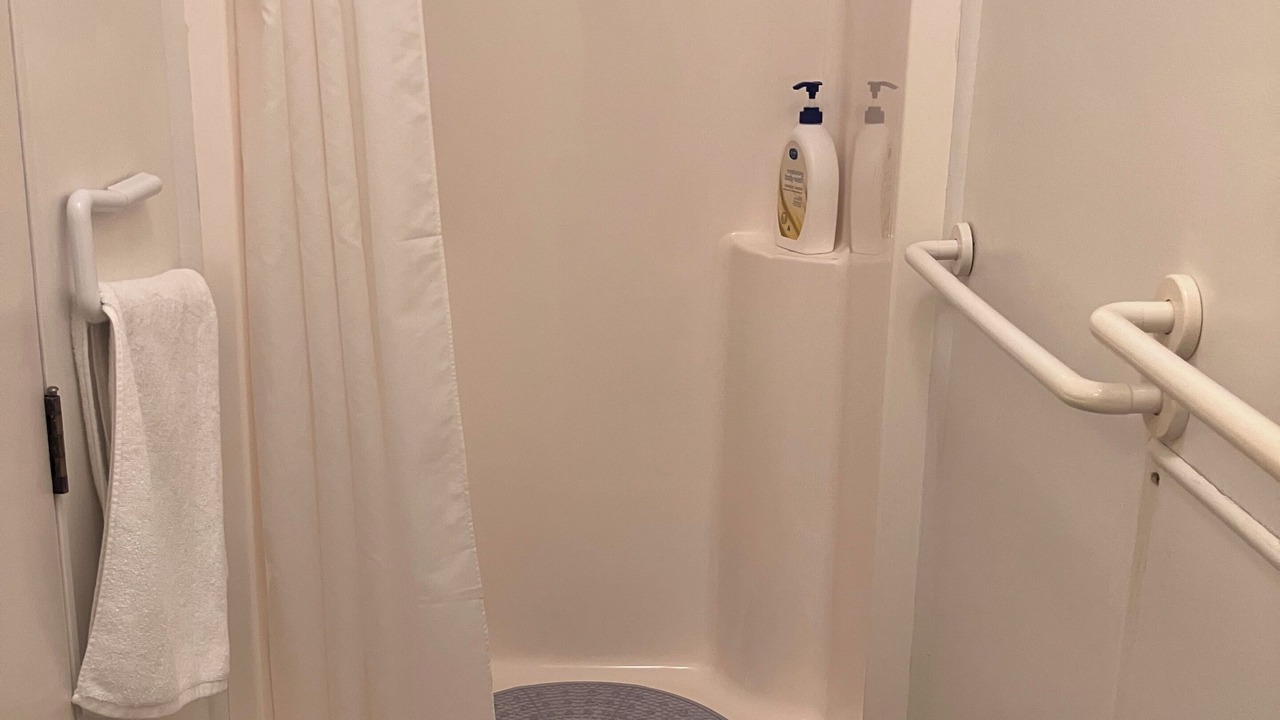 Photo of Bathroom in Russell