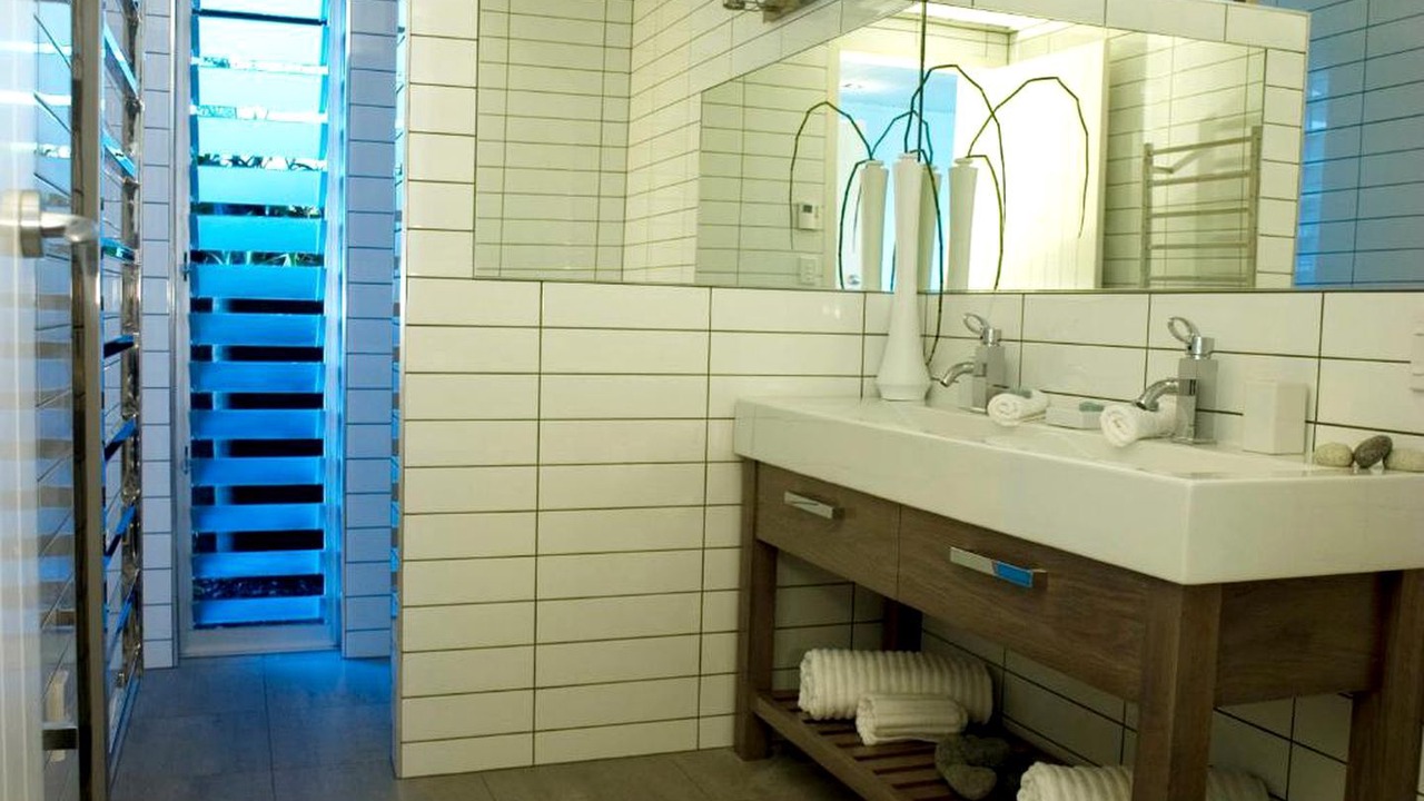 Photo of Bathroom in Acacia Bay