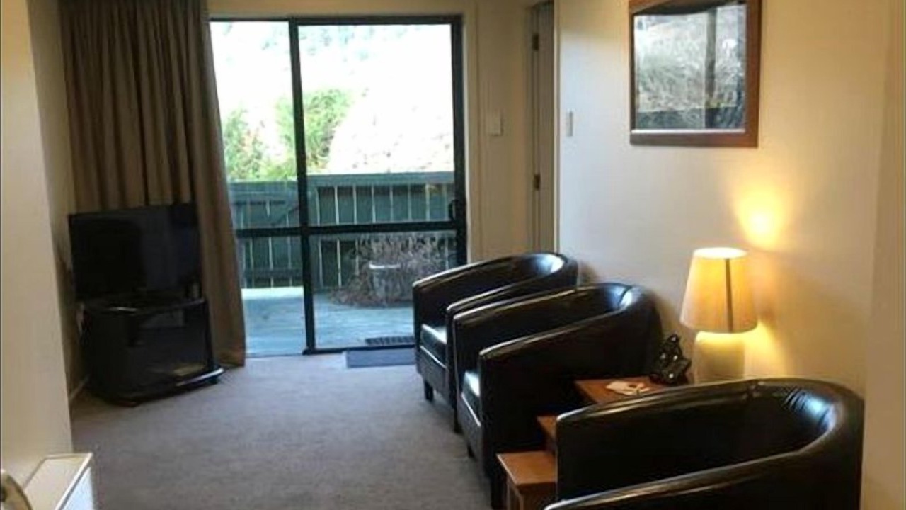 Photo of Livingroom in Lake Roxburgh Village