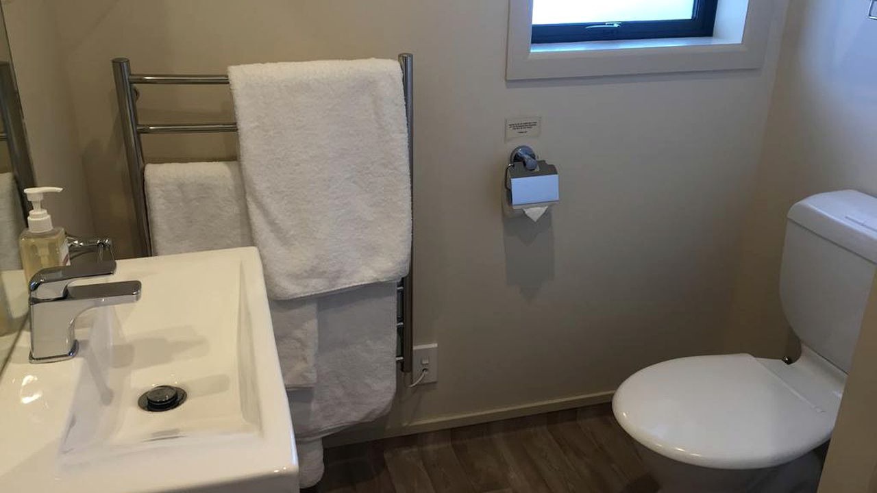 Photo of Bathroom in Lake Roxburgh Village