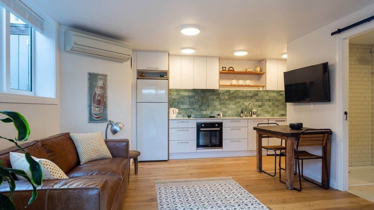 Photo of Livingroom in Three Kings