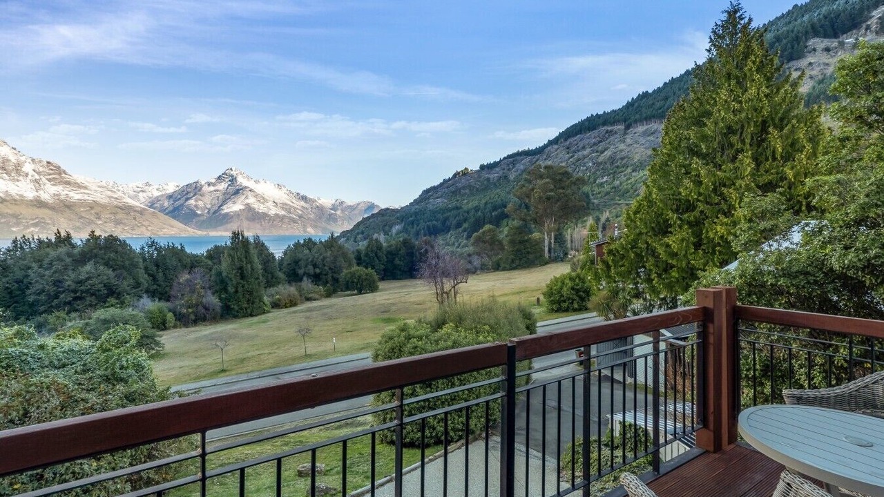 Photo of Patio Balcony in Sunshine Bay