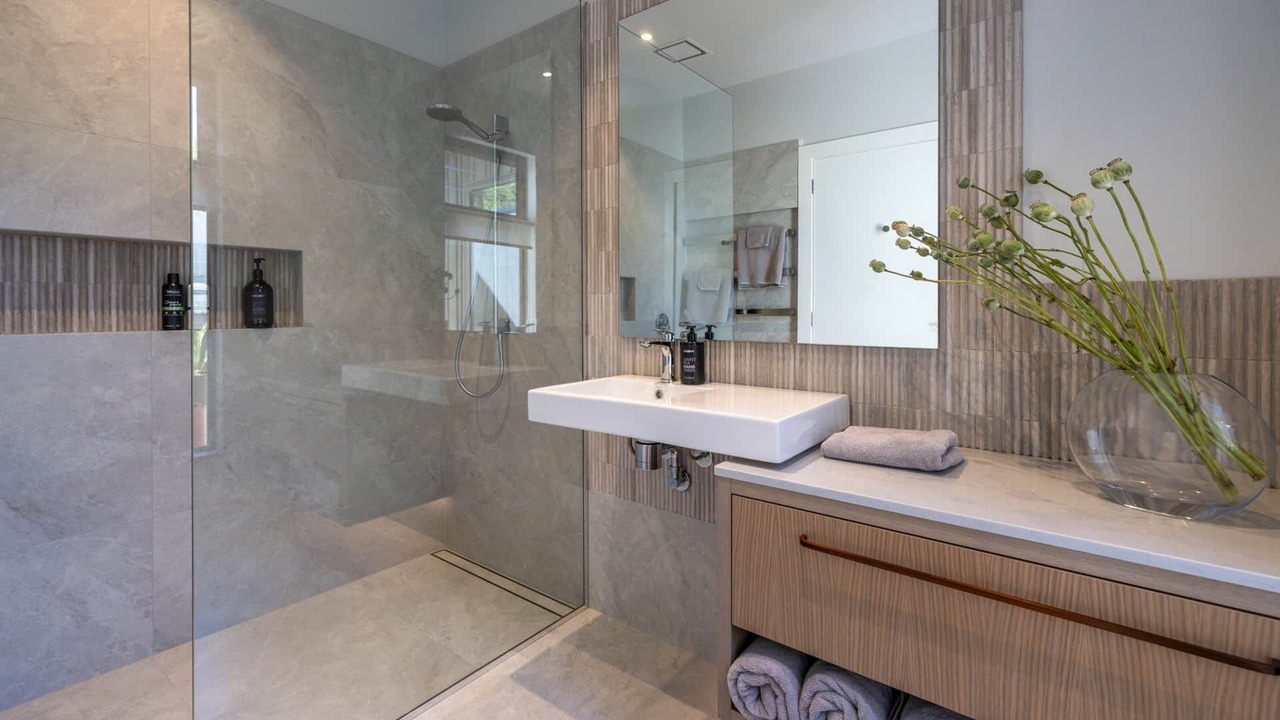 Photo of Bathroom in Onetangi