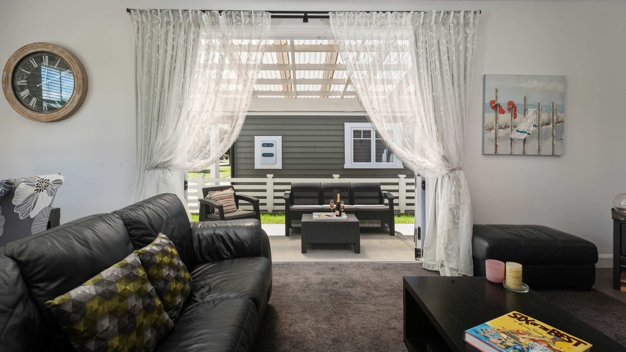 Photo of Livingroom in Waihi Beach