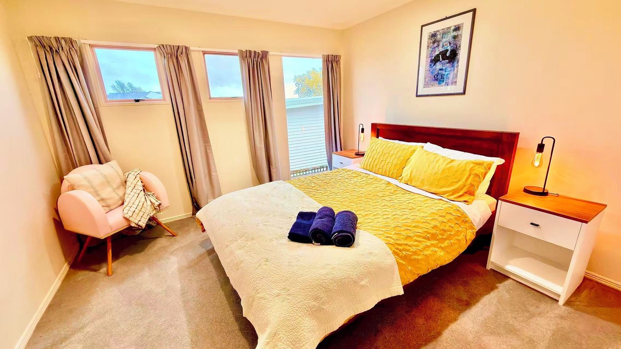 Photo of Bedroom in Hannahs Bay