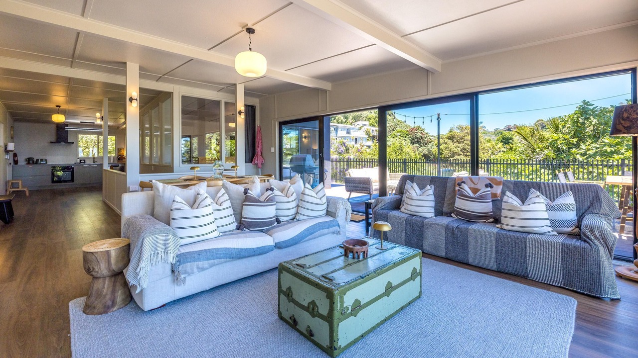 Photo of Livingroom in Onetangi