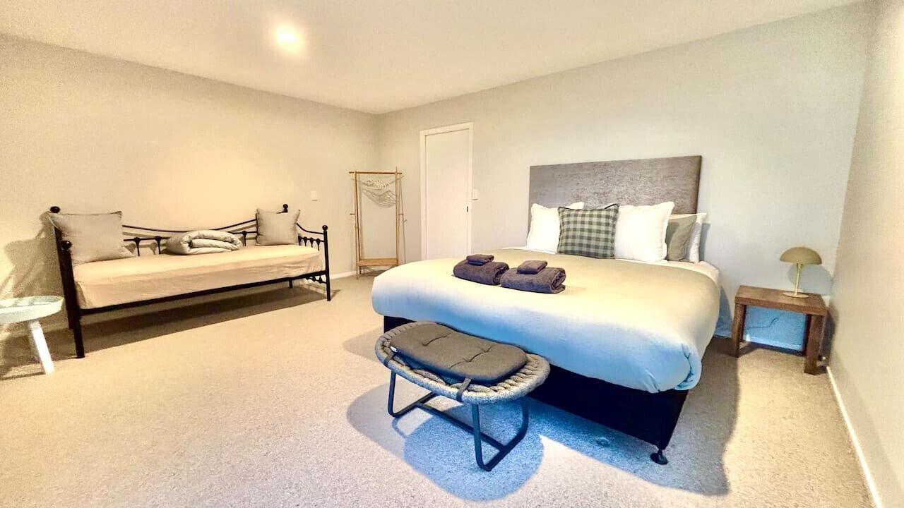 Photo of Bedroom in Omanu