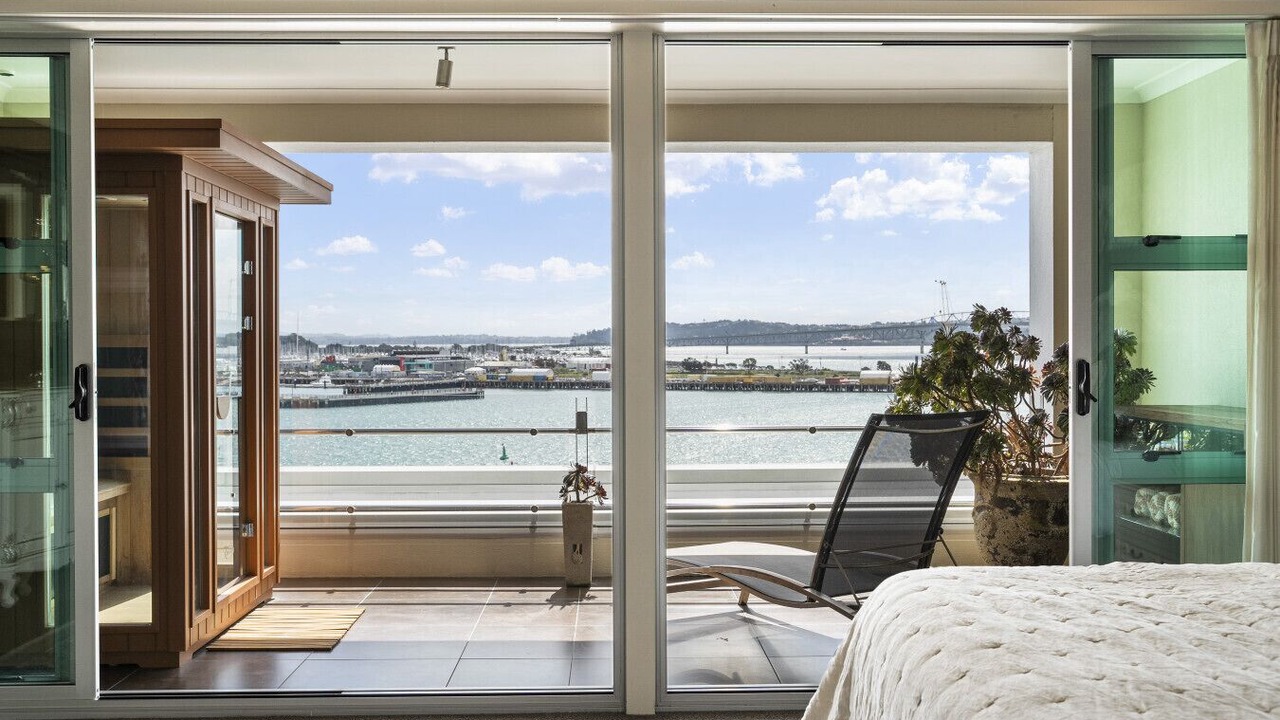 Photo of Bedroom in Auckland Central Business District