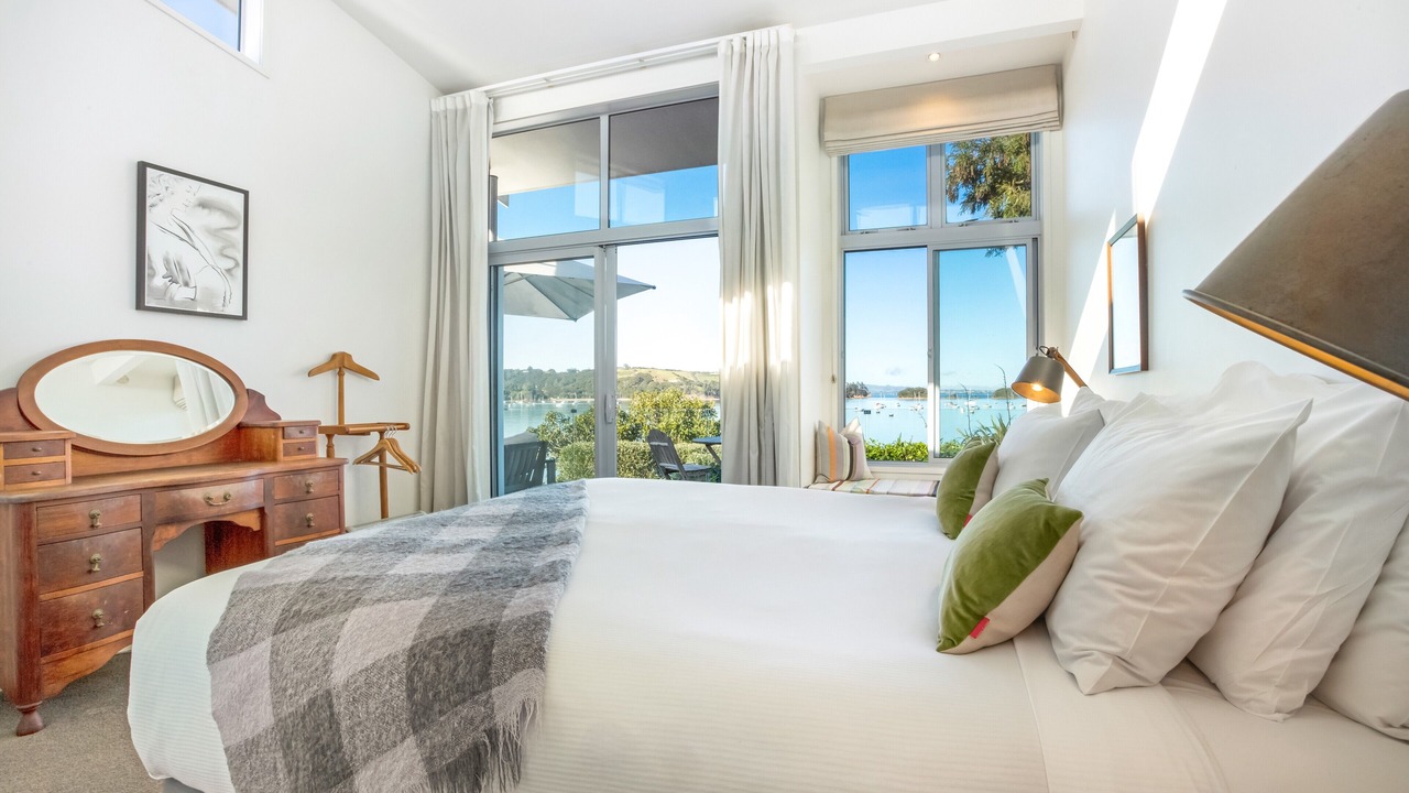 Photo of Bedroom in Surfdale