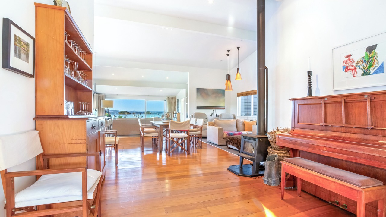 Photo of Livingroom in Surfdale