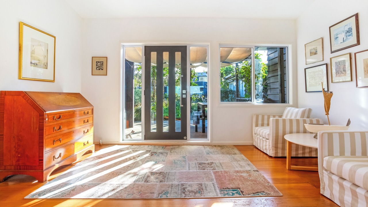 Photo of Livingroom in Surfdale