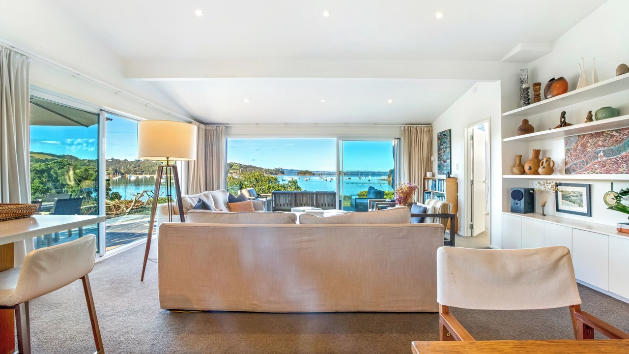 Photo of Livingroom in Surfdale
