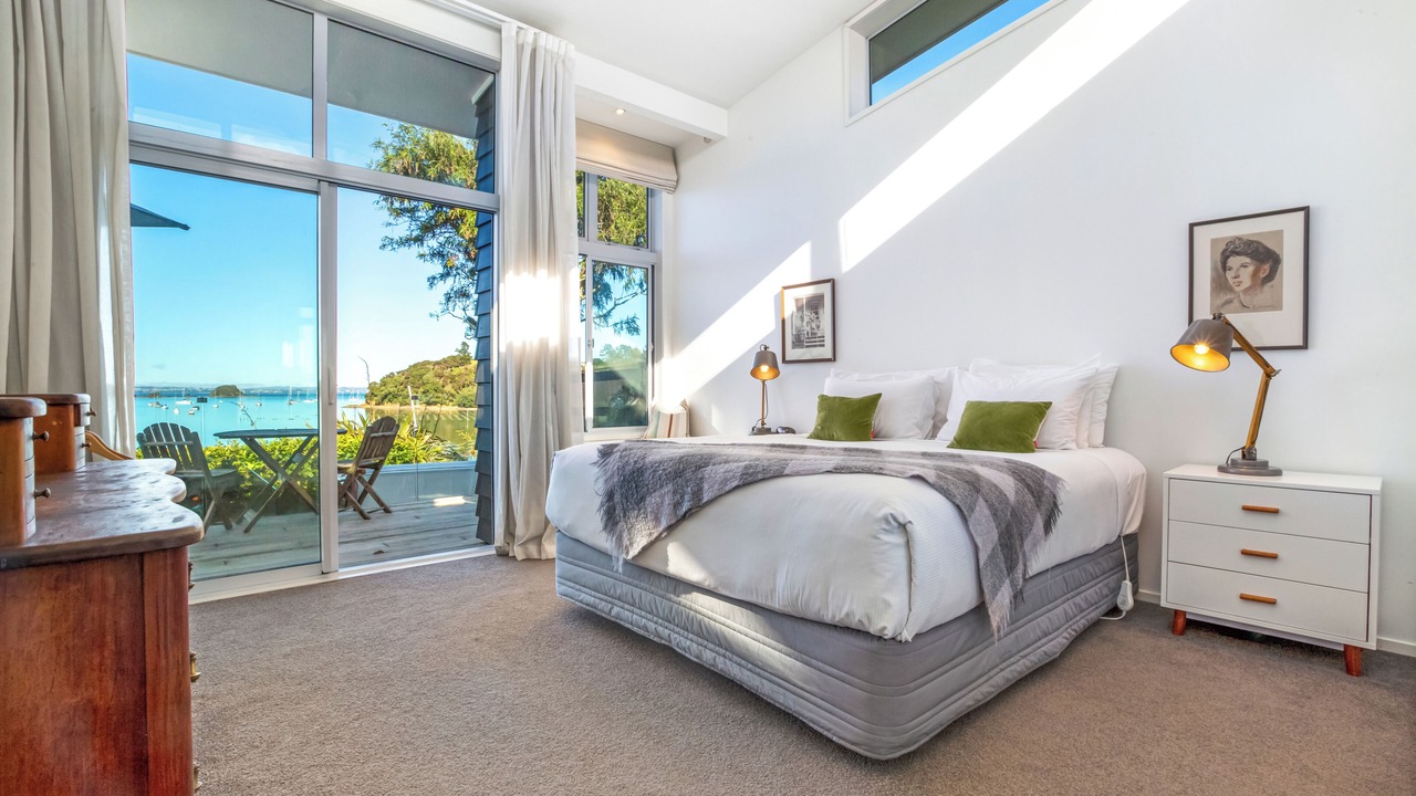 Photo of Bedroom in Surfdale