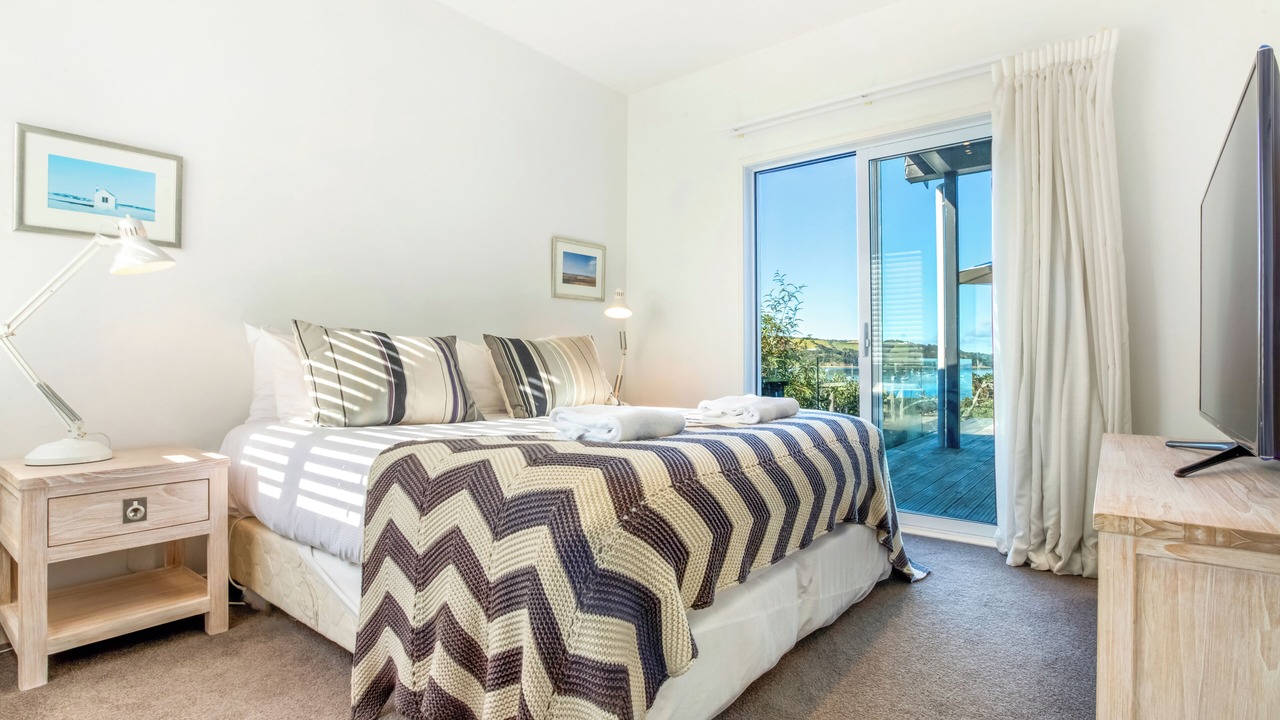 Photo of Bedroom in Surfdale