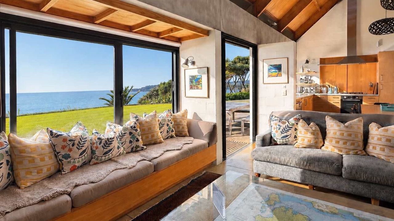 Photo of Livingroom in Onetangi