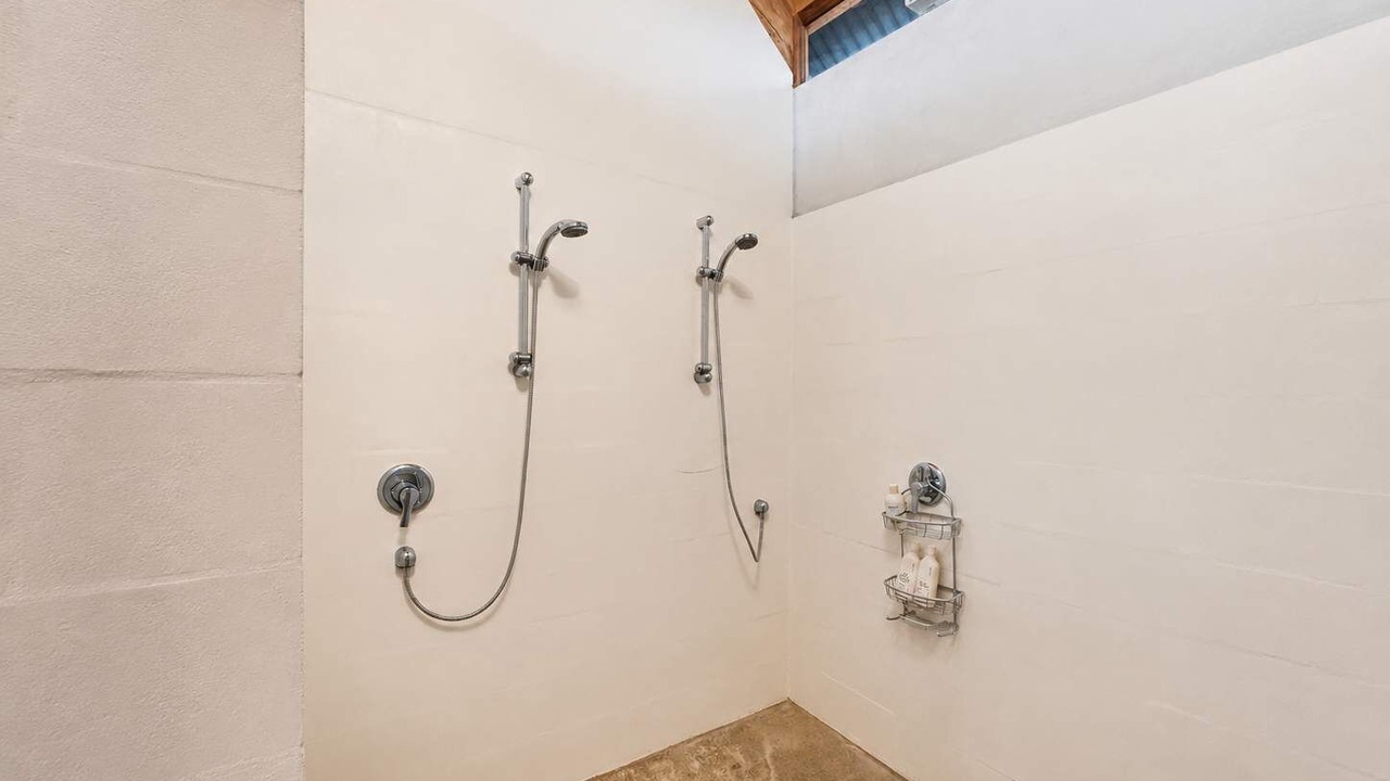 Photo of Bathroom in Onetangi
