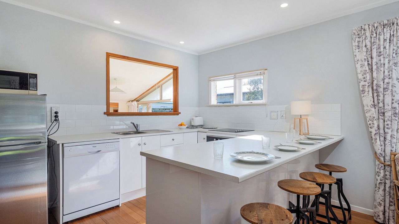 Photo of Kitchen in Whangamata