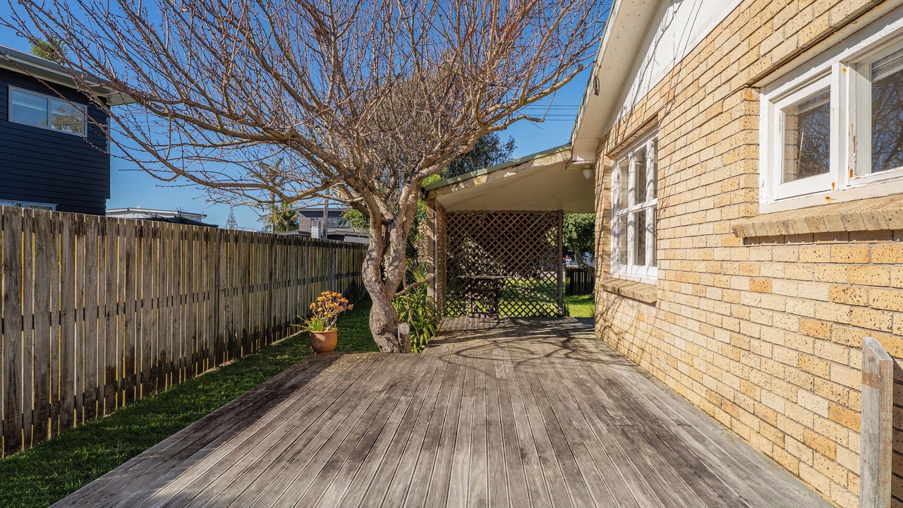 Photo of Patio Balcony in Whangamata