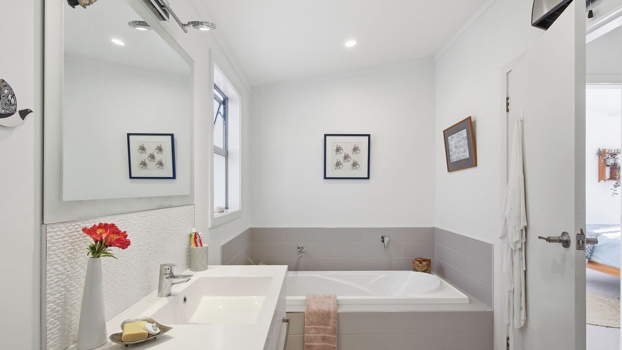 Photo of Bathroom in Tahunanui