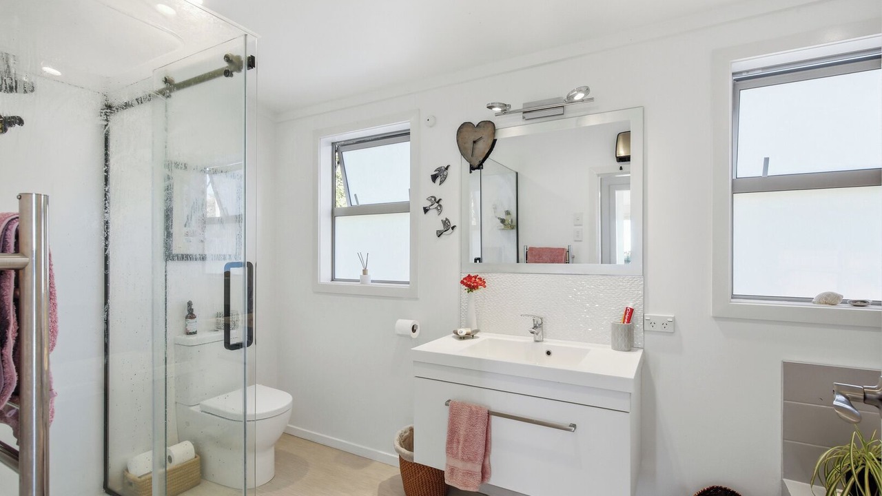 Photo of Bathroom in Tahunanui