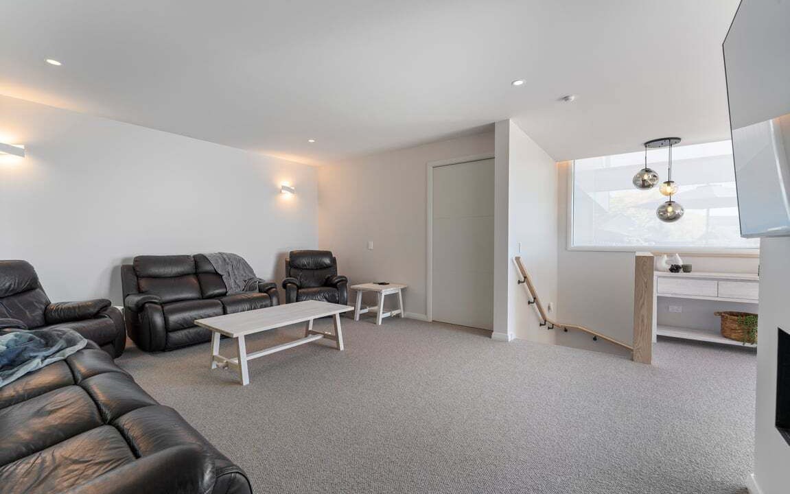 Photo of Livingroom in Acacia Bay