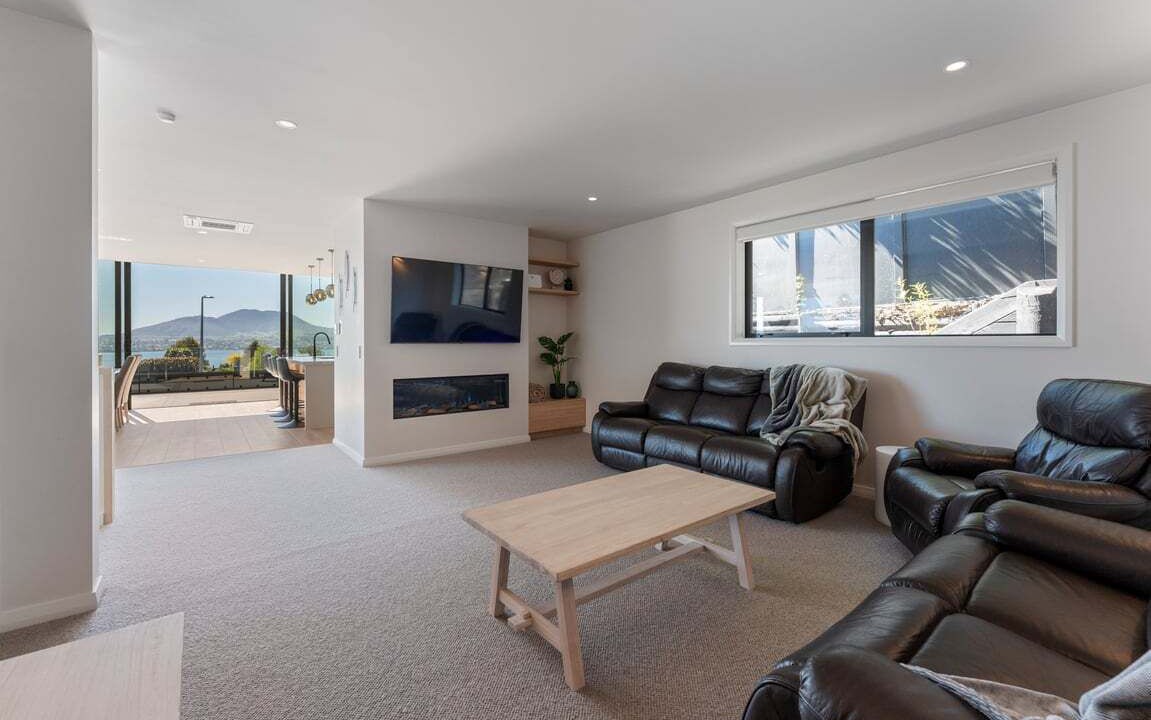 Photo of Livingroom in Acacia Bay
