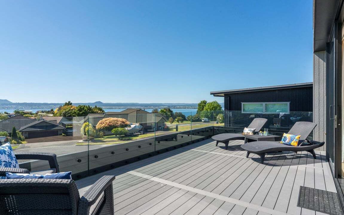 Photo of Patio Balcony in Acacia Bay
