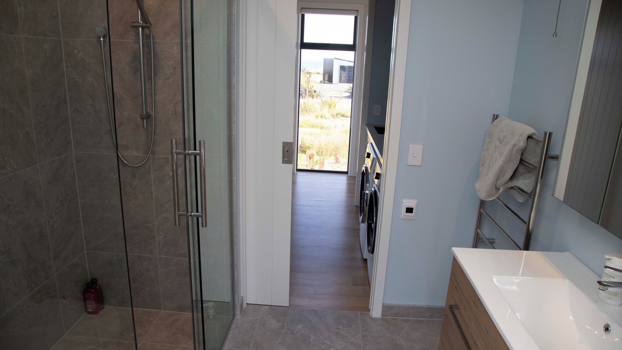 Photo of Bathroom in Colac Bay