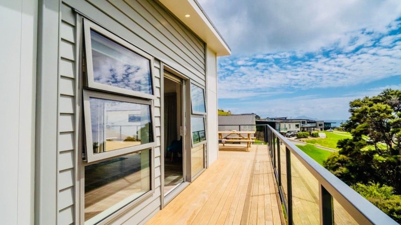 Photo of Patio Balcony in Langs Beach