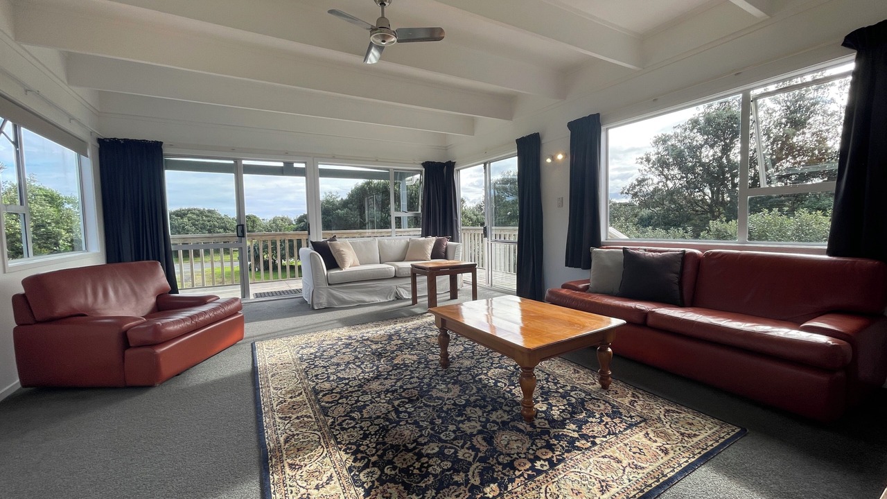 Photo of Livingroom in Piha
