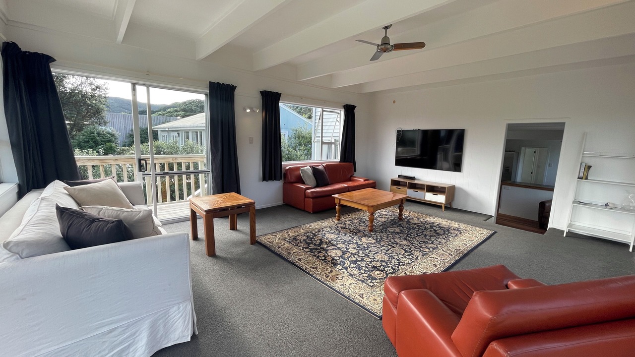 Photo of Livingroom in Piha