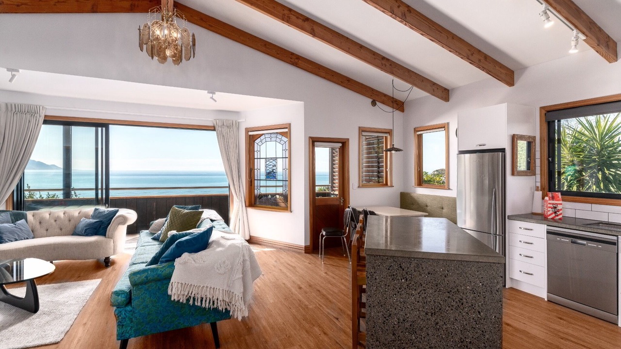 Photo of Livingroom in South Bay