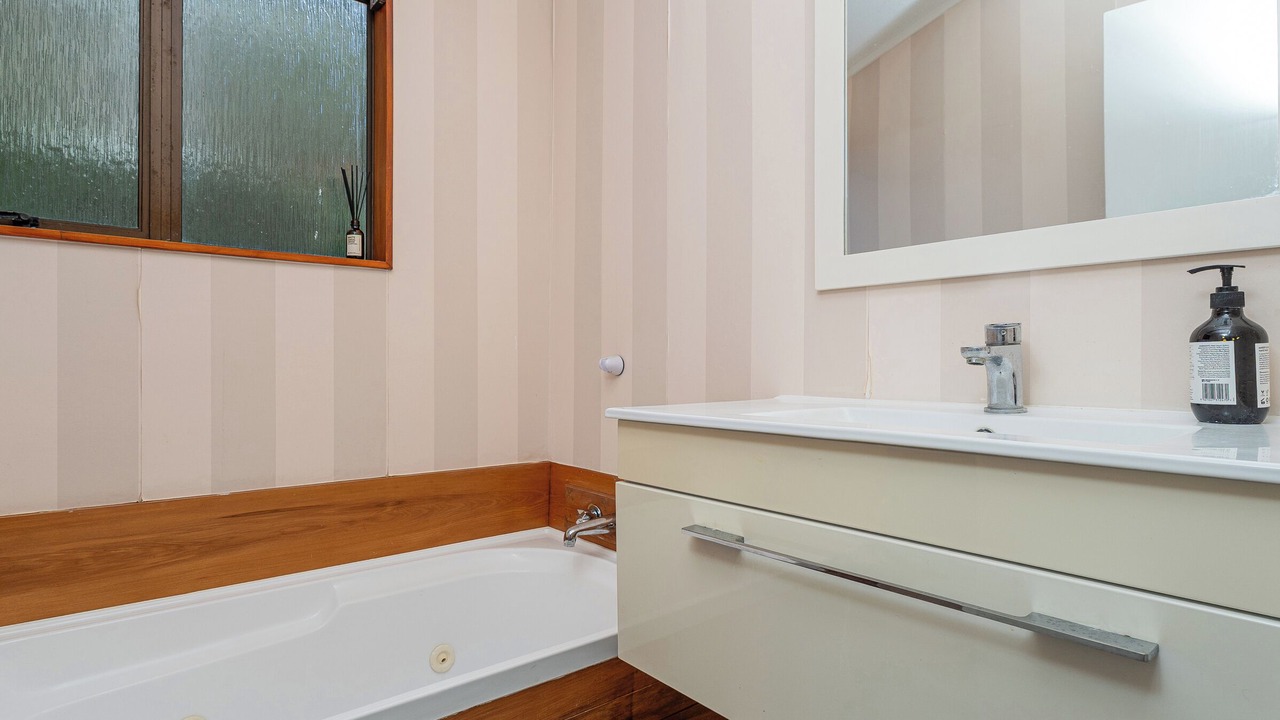 Photo of Bathroom in Onemana