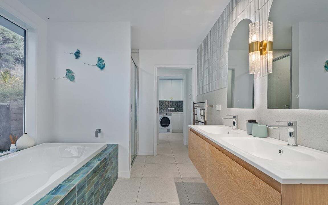 Photo of Bathroom in Rings Beach