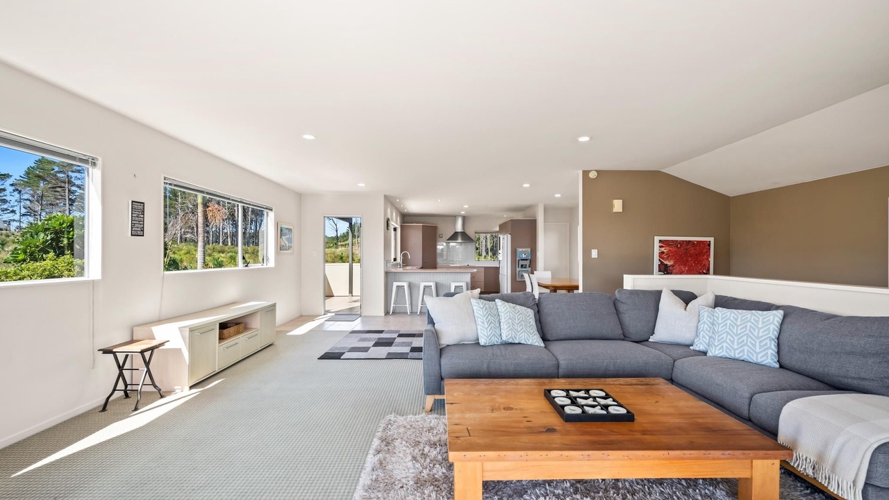 Photo of Livingroom in Langs Beach