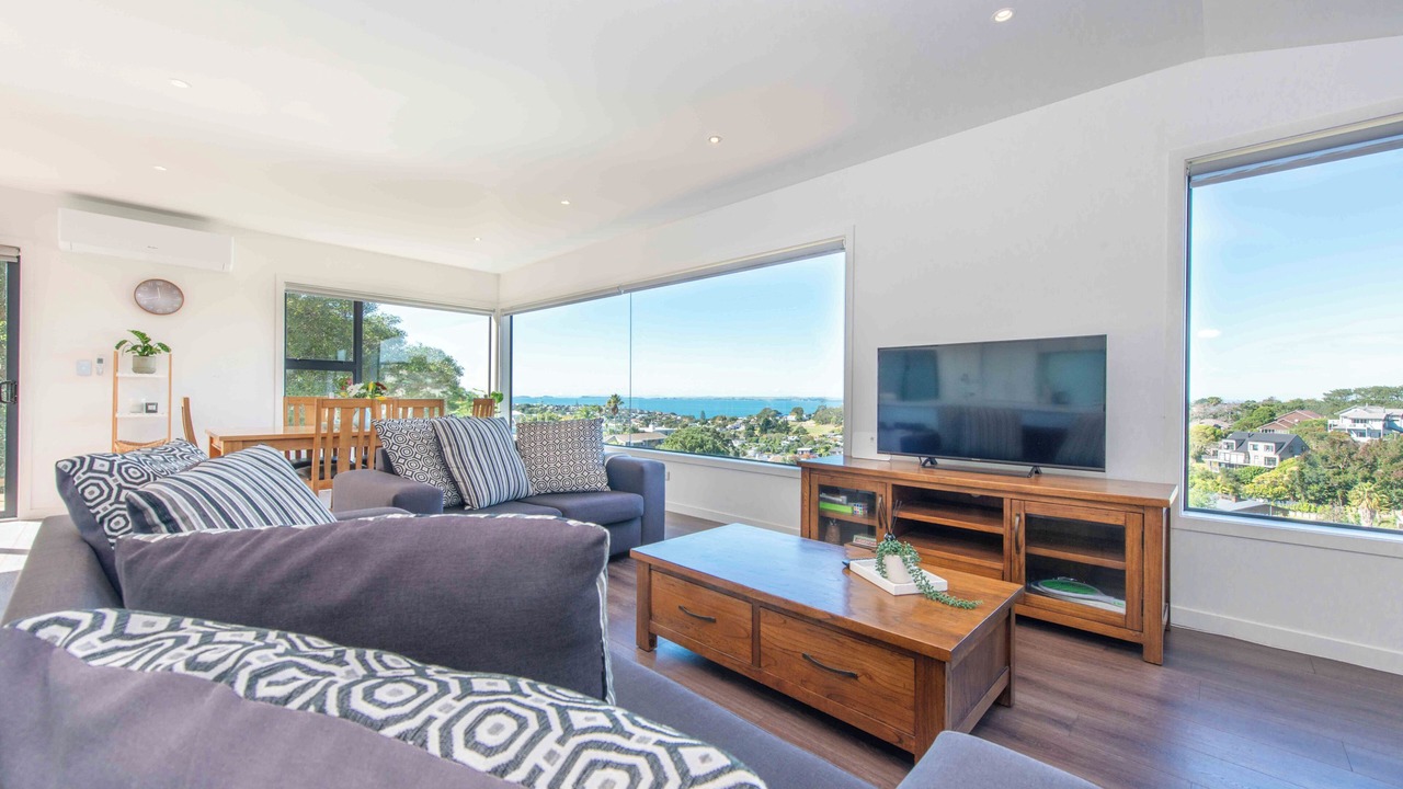 Photo of Livingroom in Murrays Bay