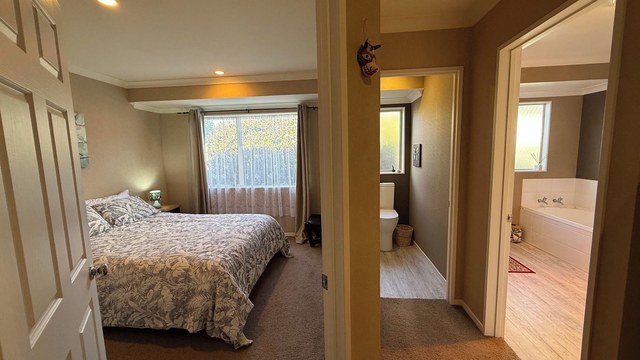 Photo of Bedroom in Owhata
