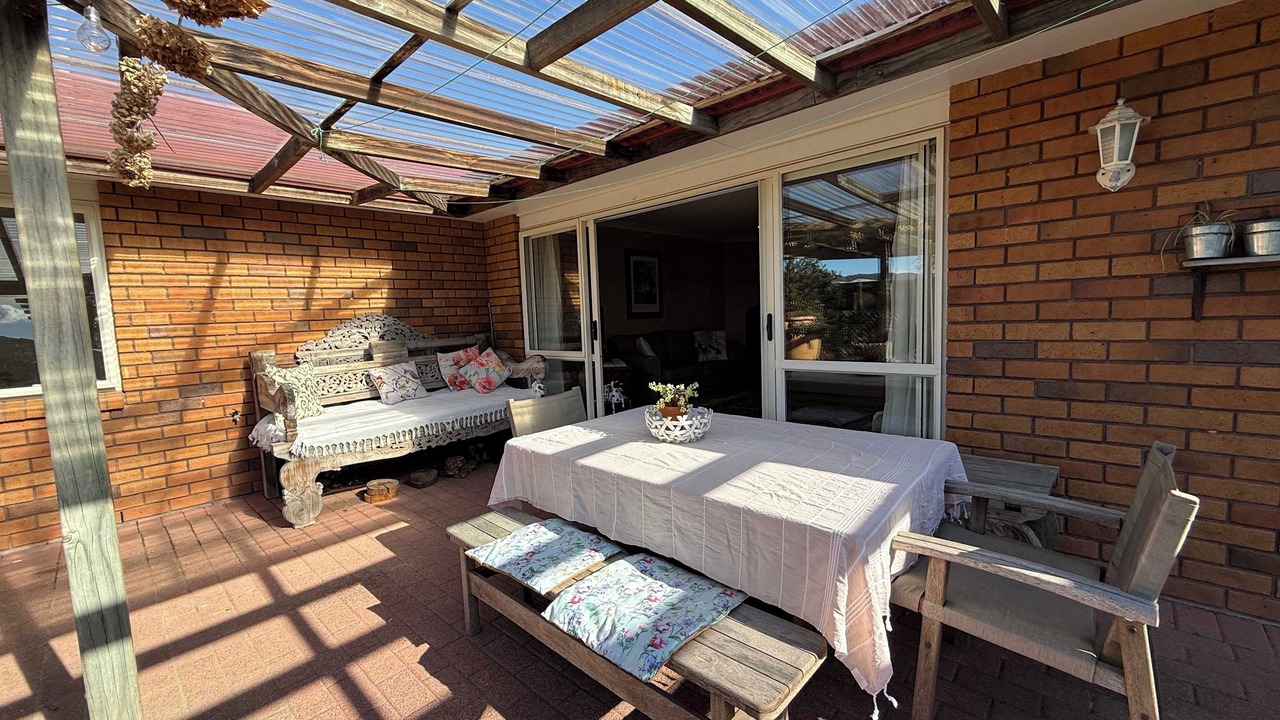 Photo of Patio Balcony in Owhata