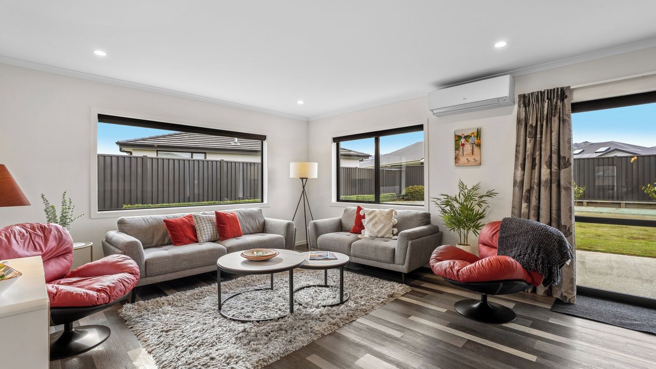 Photo of Livingroom in Lowburn