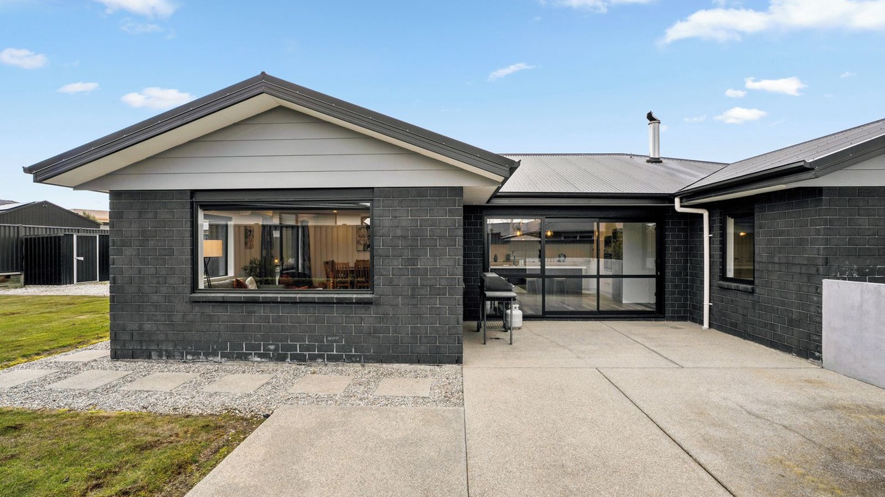 Photo of Outdoor in Lowburn
