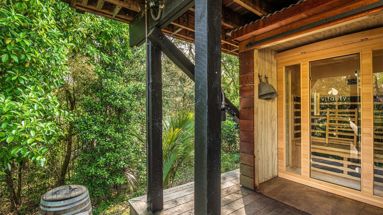 Photo of Patio Balcony in Waiheke Island