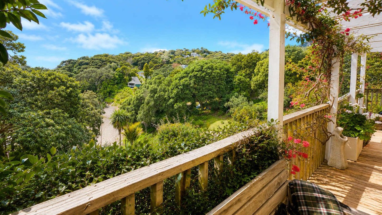 Photo of Patio Balcony in Waiheke Island
