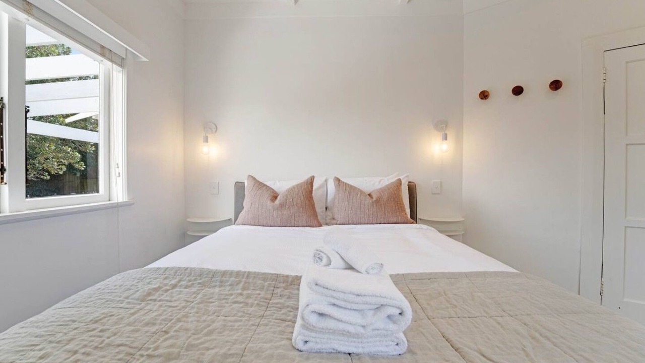Photo of Bedroom in Massey