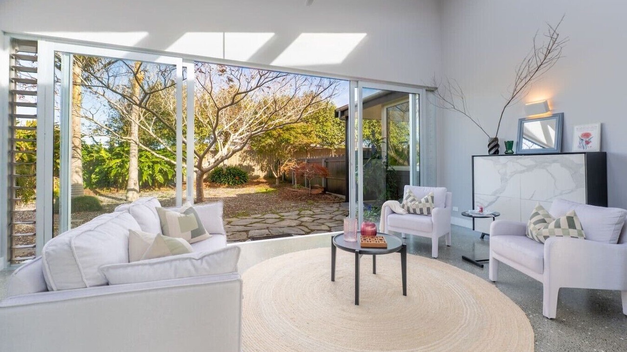 Photo of Livingroom in Snells Beach