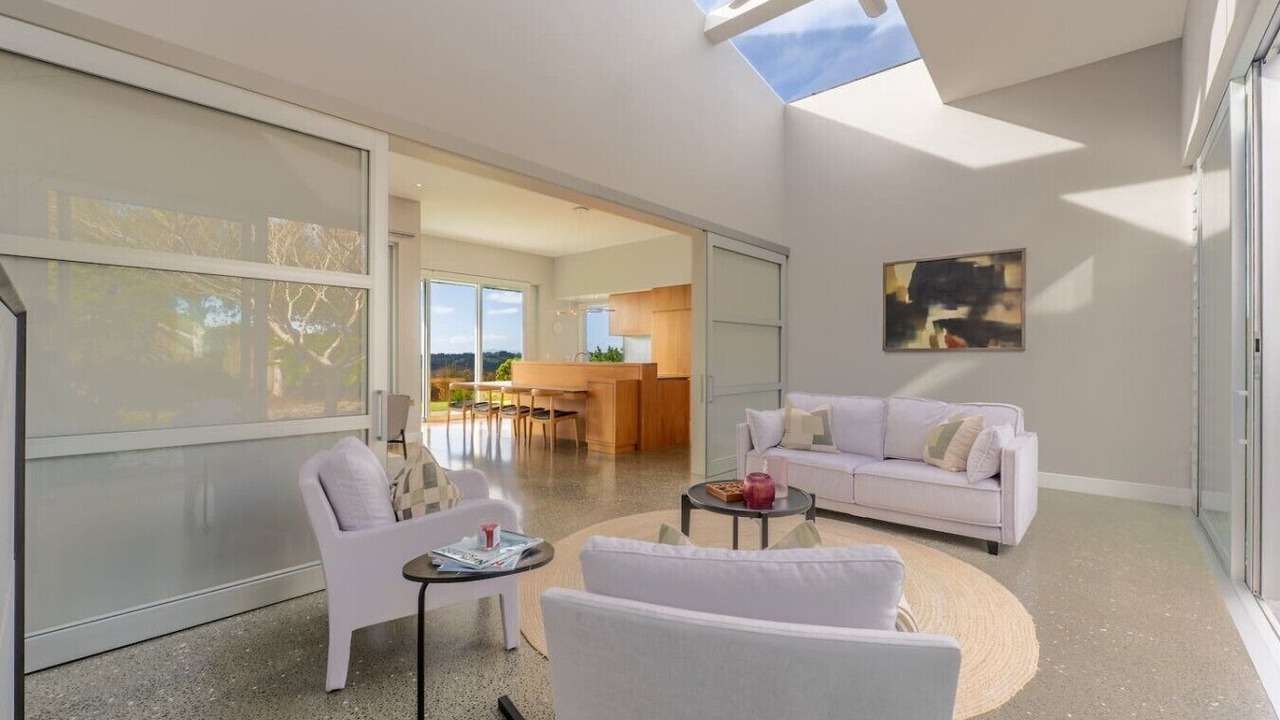 Photo of Livingroom in Snells Beach