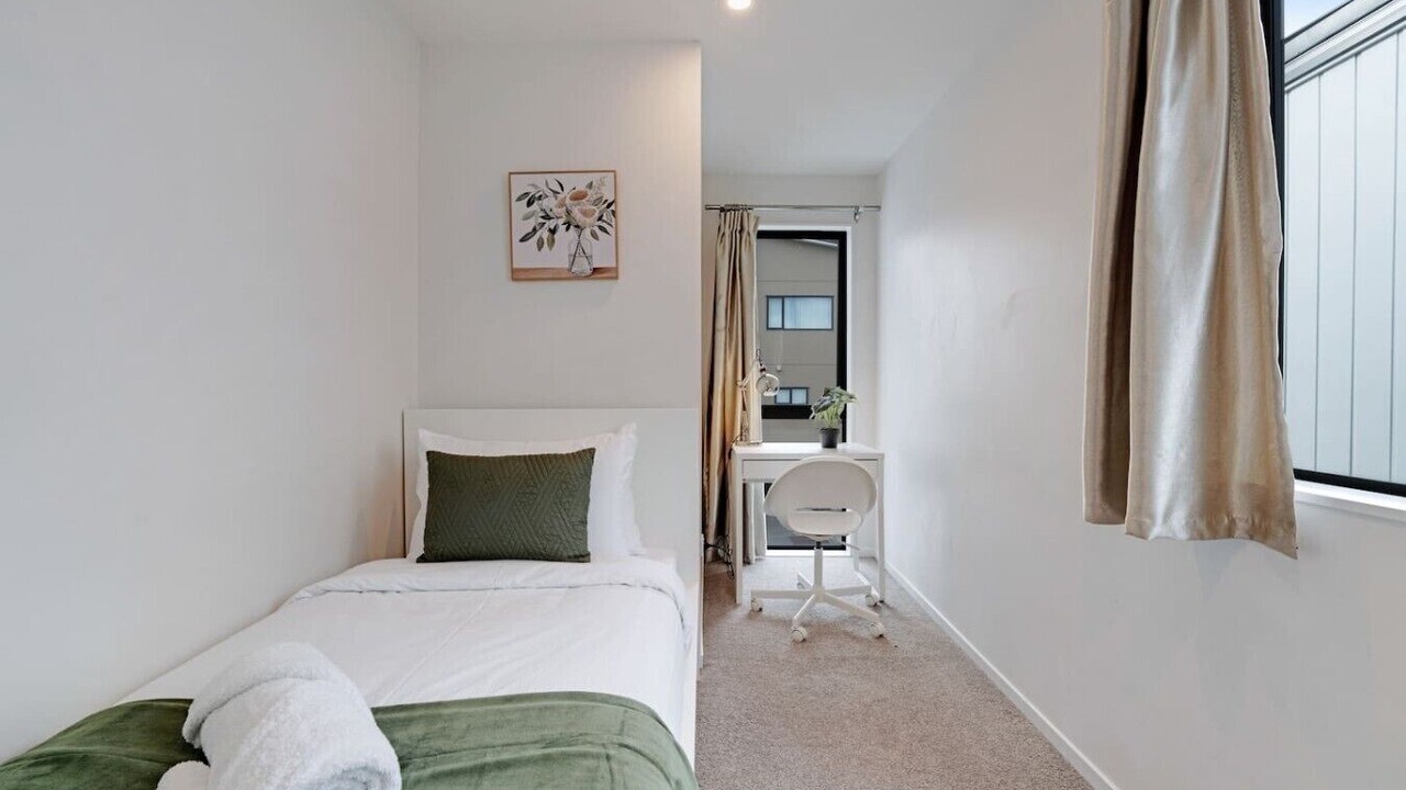 Photo of Bedroom in Flat Bush