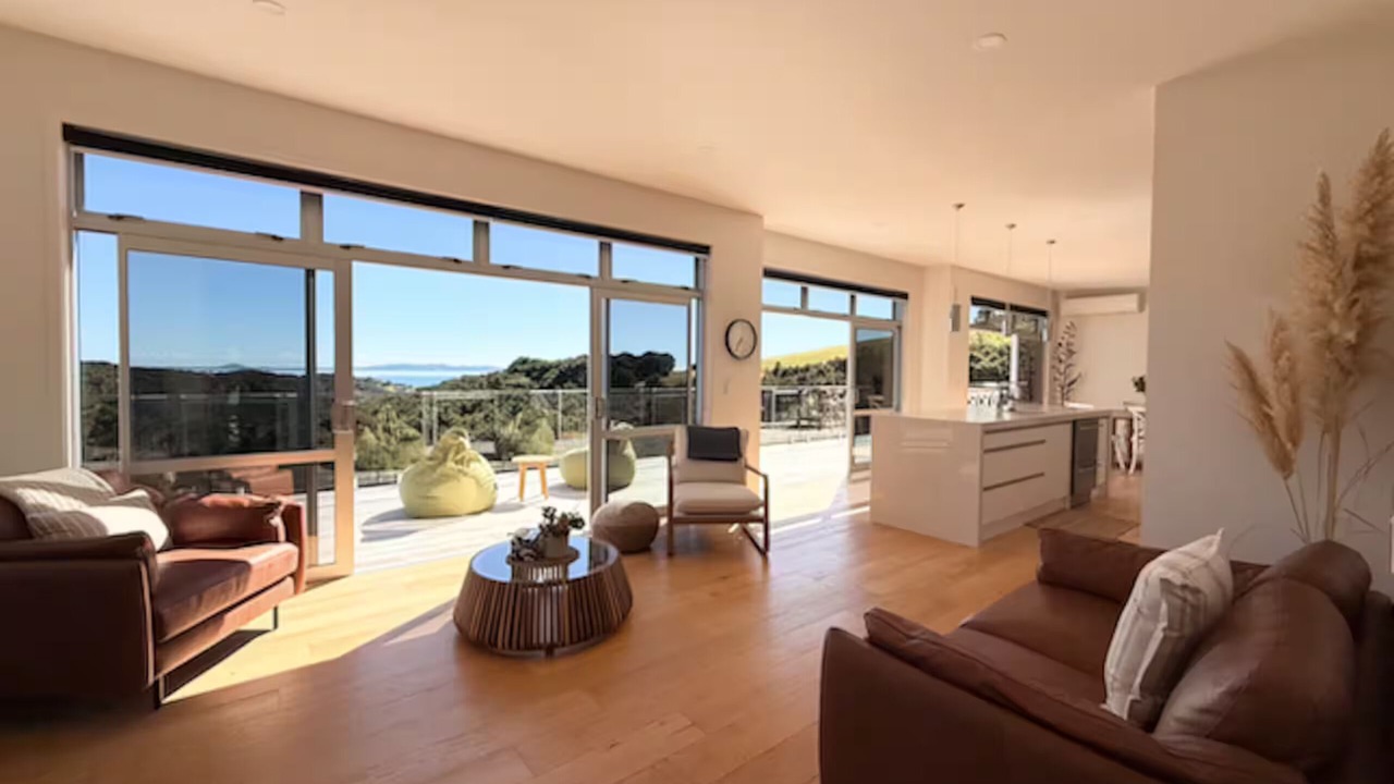 Photo of Livingroom in Cable Bay